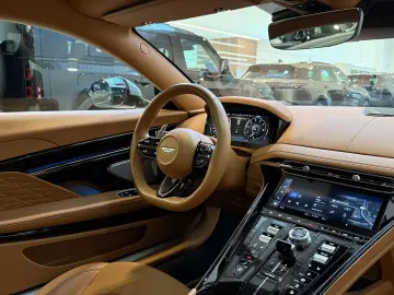 ASTON MARTIN DB12 4.0 V8   Satin Racing Green   21 F…