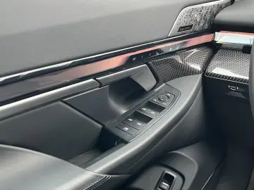 BMW 550e xDrive Limousine M Sportpaket Head-Up DAB