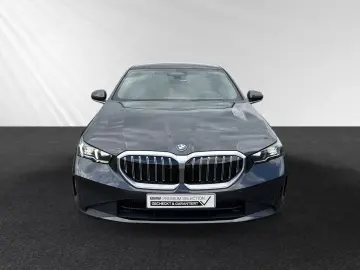 BMW 550e xDrive Inkl. € 1.190 Zubehörbonus AHK Panor