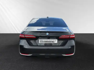 BMW 550e xDrive Inkl. € 1.190 Zubehörbonus AHK Panor