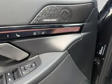 BMW 550e xDrive Inkl. € 1.190 Zubehörbonus AHK Panor
