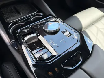 BMW 550e xDrive Inkl. € 1.190 Zubehörbonus AHK Panor