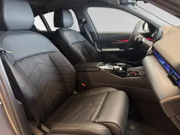 BMW 550e xDrive Inkl. € 1.190 Zubehörbonus Panorama