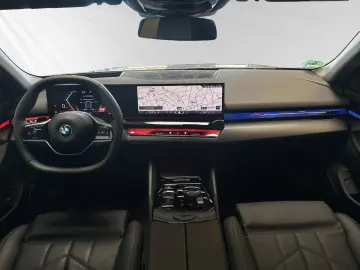 BMW 550e xDrive Inkl. € 1.190 Zubehörbonus Panorama