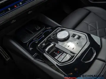 BMW 550e xDrive M-Sport Pro AHK DRIVING-PROF INNOVAT