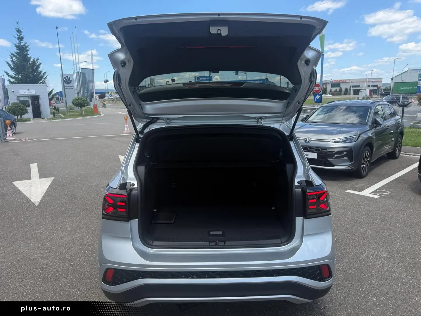 VOLKSWAGEN T-Cross 2026 — imagine 8