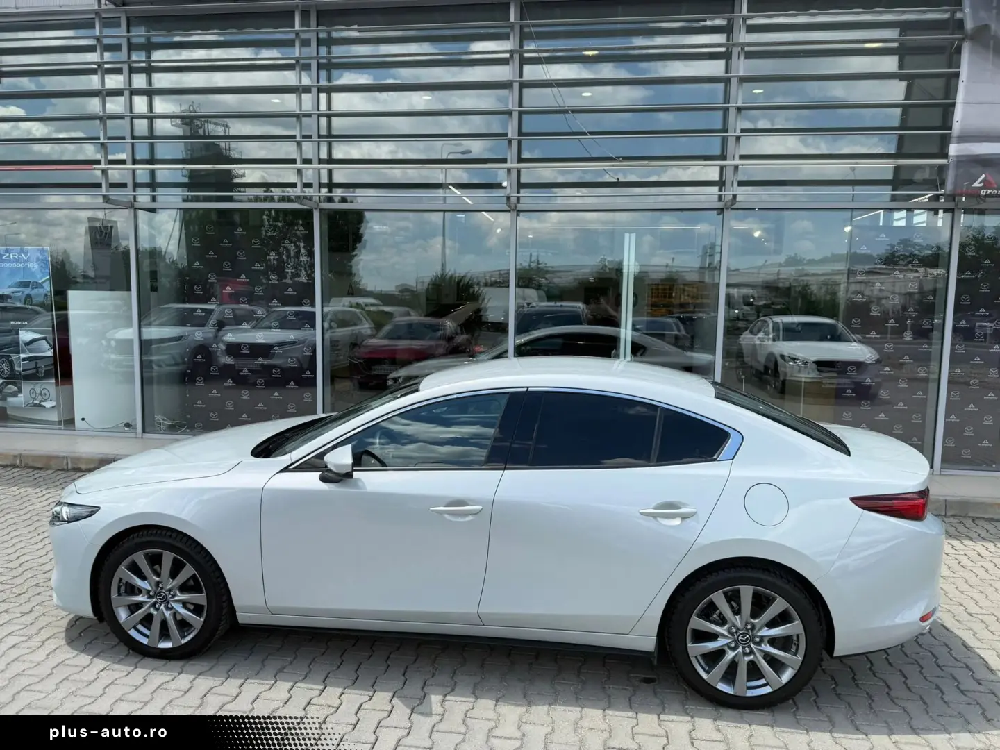 MAZDA 3 2023 — imagine 5