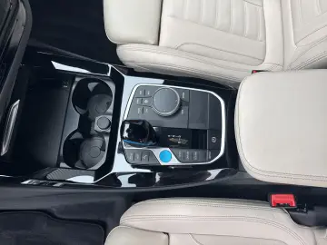 BMW iX3 SHZ LED Head-Up