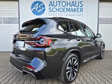 BMW iX3 Inspiring AHK Pano ad.LED LCProf.RFK SOH 98%