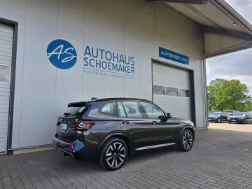 BMW iX3 Inspiring AHK Pano ad.LED LCProf.RFK SOH 98%