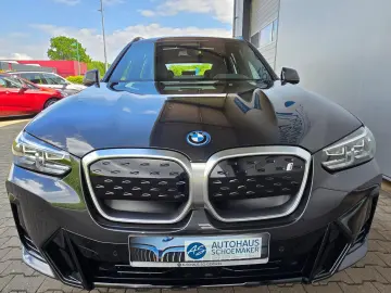 BMW iX3 Inspiring AHK Pano ad.LED LCProf.RFK SOH 98%