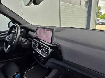 BMW iX3 Inspiring AHK Pano ad.LED LCProf.RFK SOH 98%