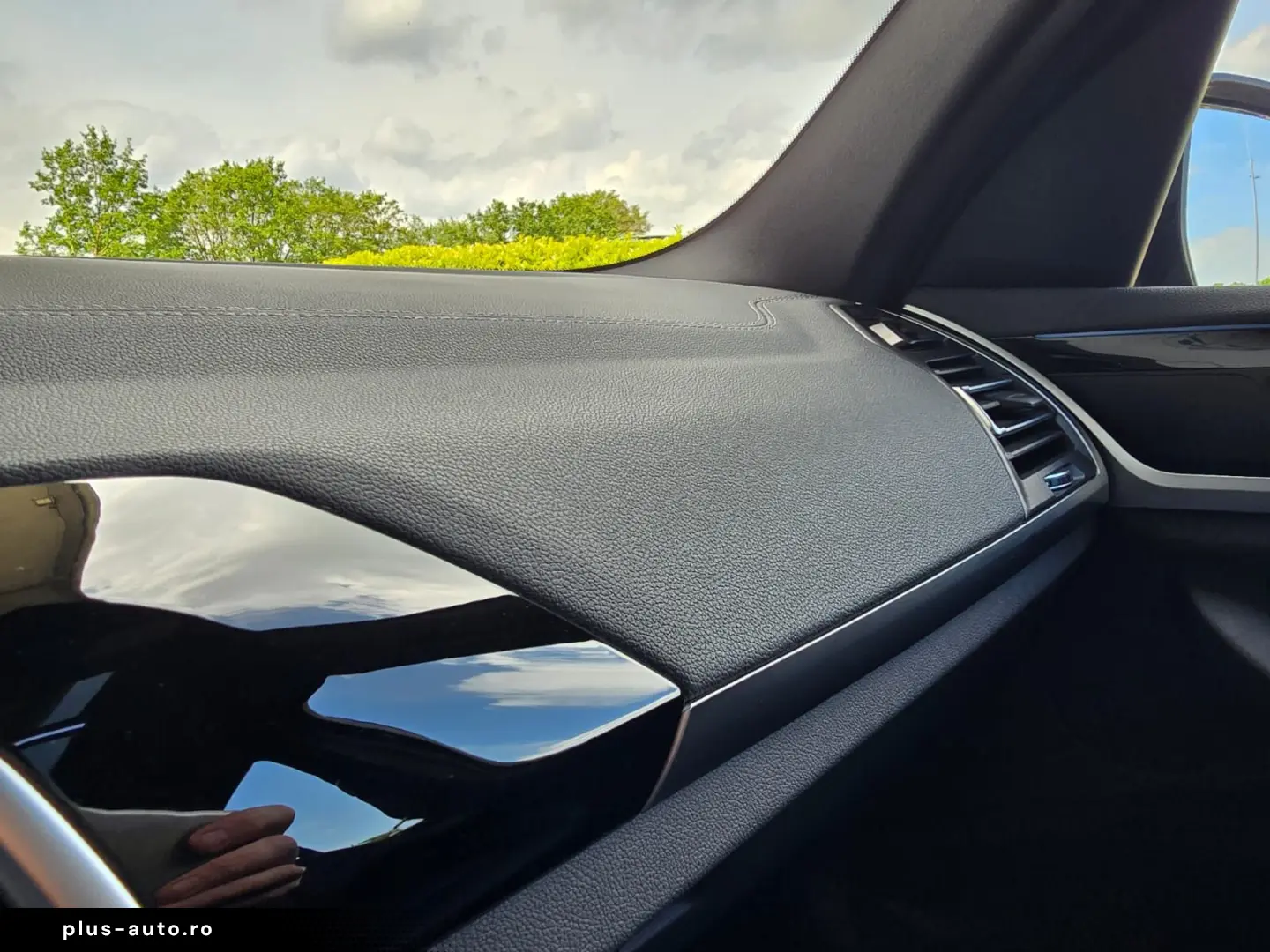 BMW iX3 Inspiring AHK Pano ad.LED LCProf.RFK SOH 98%