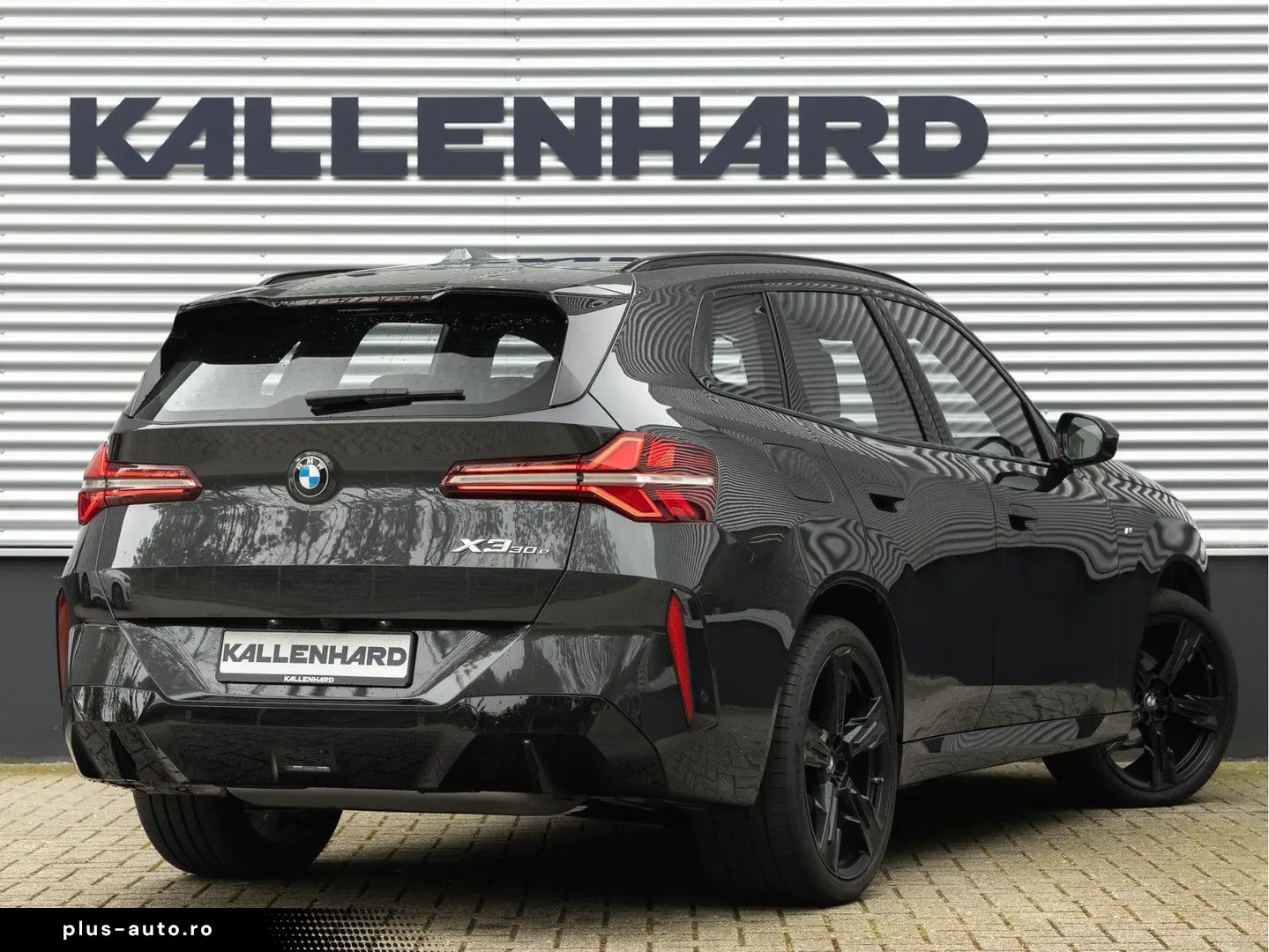 BMW X3 30e xDrive M-Sport - Individual Leder - AHK -