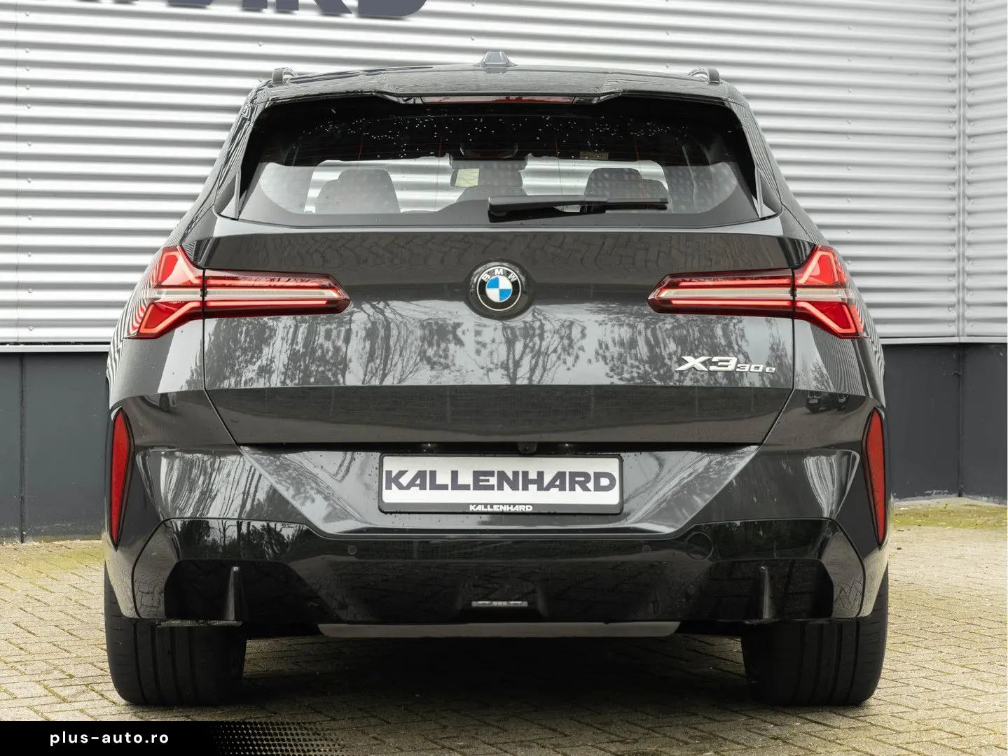 BMW X3 30e xDrive M-Sport - Individual Leder - AHK -