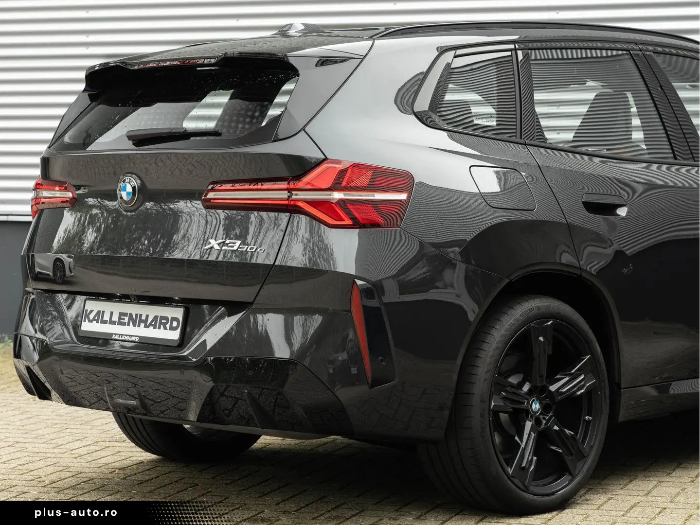 BMW X3 30e xDrive M-Sport - Individual Leder - AHK -