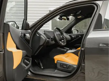 BMW X3 30e xDrive M-Sport - Individual Leder - AHK -