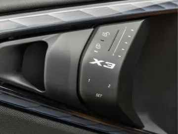 BMW X3 30e xDrive M-Sport - Individual Leder - AHK -