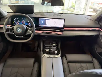 BMW 550e xDr LED  hk 360 S-LÜFT K-ZUG 4xAC ROLLO AMB