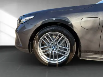 BMW 550e xDrive 19  FahrwerkPro 360  Ab 715€mtl.oAZ