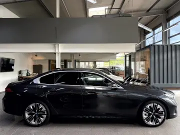 BMW 550 e xDrive LED Pano Live Cockpit Prof. ACC H&K