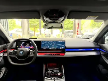 BMW 550 e xDrive LED Pano Live Cockpit Prof. ACC H&K