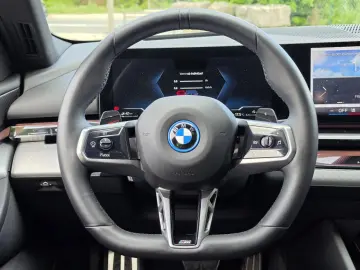 BMW 550e M Sport IntAktL.PanoD.AutoBahn.AHK Fin1 99
