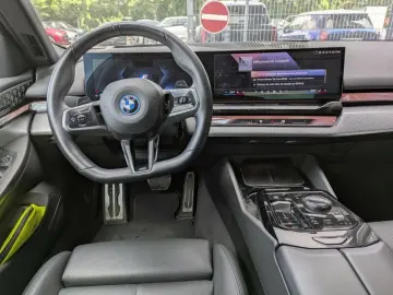 BMW 550e xDrive Lim. M Sport AHK.Park.Ass.Plus.Navi.