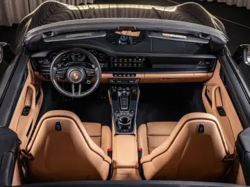 PORSCHE 992 Carrera 4 GTS Cabriolet  BOSE  Chrono  PDLS