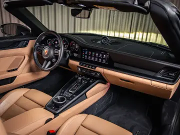PORSCHE 992 Carrera 4 GTS Cabriolet  BOSE  Chrono  PDLS