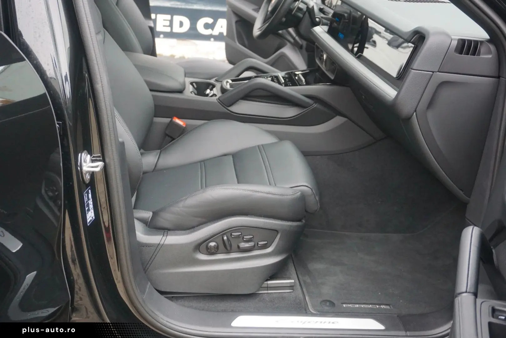 PORSCHE Cayenne Coupe E-Hybrid HAL BOSE Inno HeadUp 18We