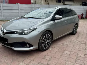 Toyota Auris Touring Sports