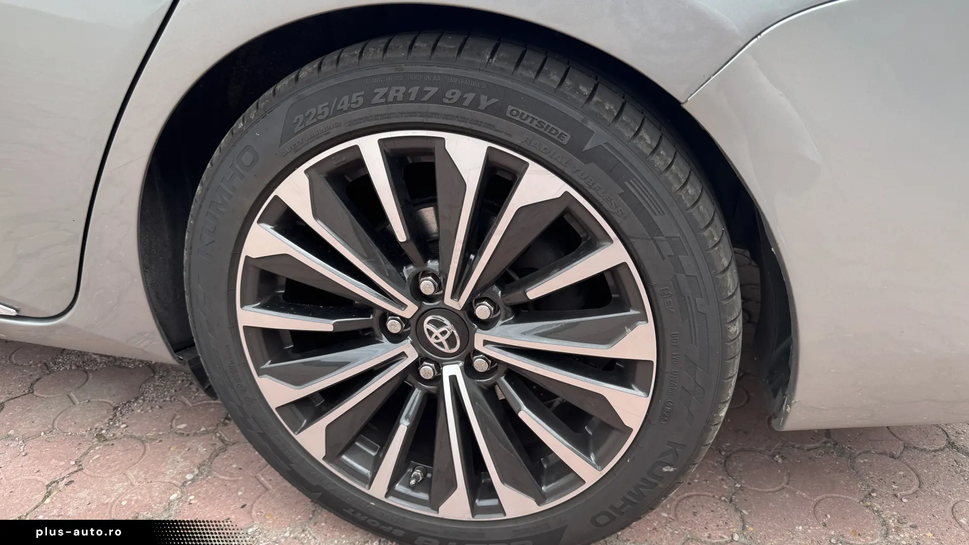 Toyota Auris Touring Sports