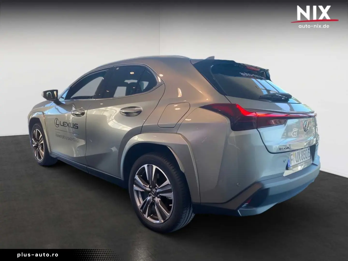 LEXUS UX 300e Entry   Luxury-Paket   HUD