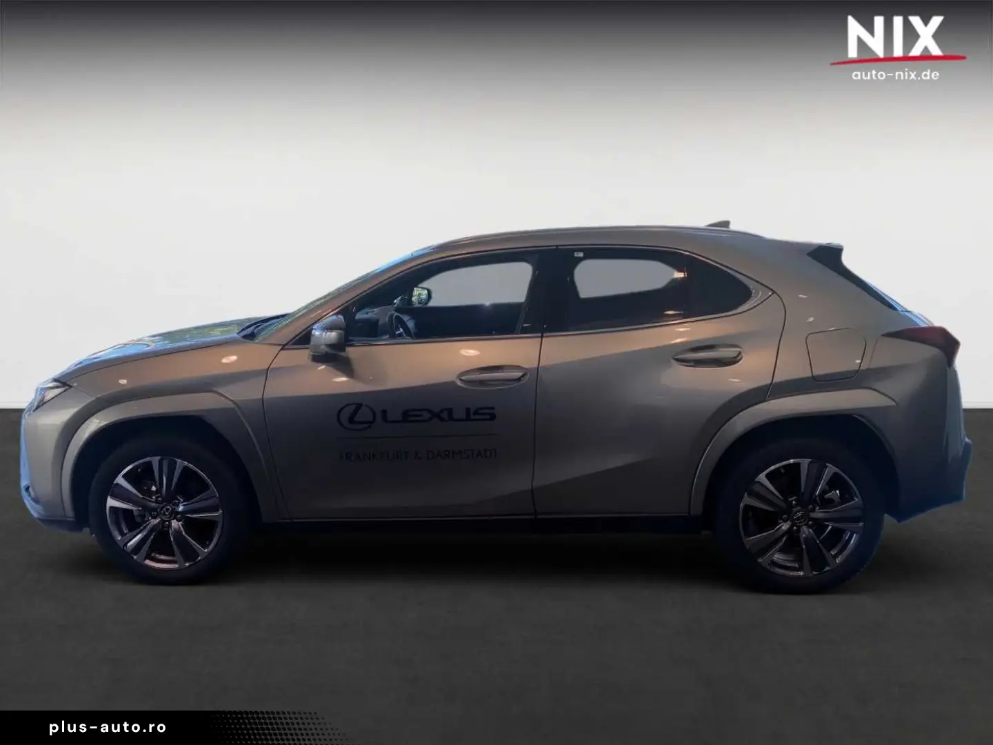 LEXUS UX 300e Entry   Luxury-Paket   HUD