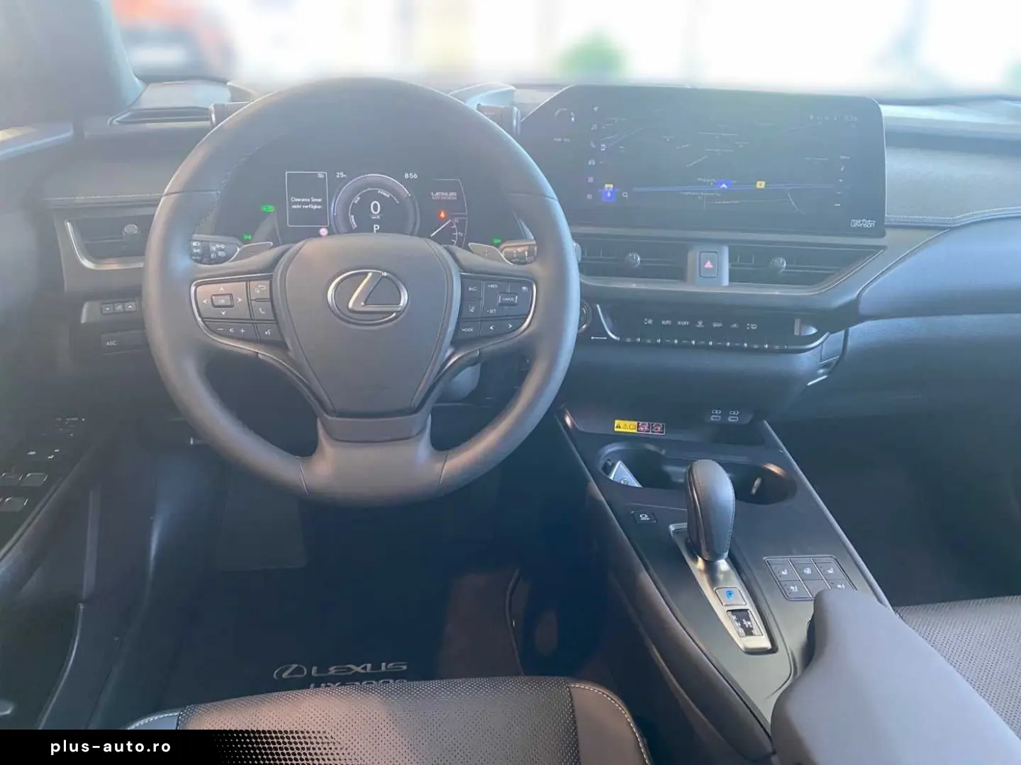 LEXUS UX 300e Entry   Luxury-Paket   HUD