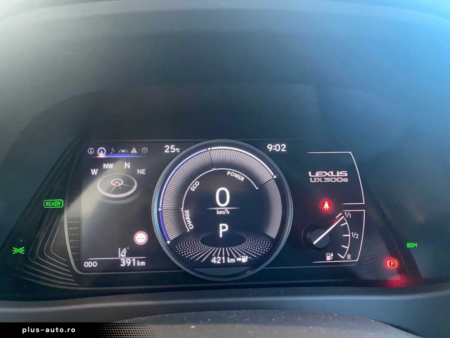 LEXUS UX 300e Entry   Luxury-Paket   HUD