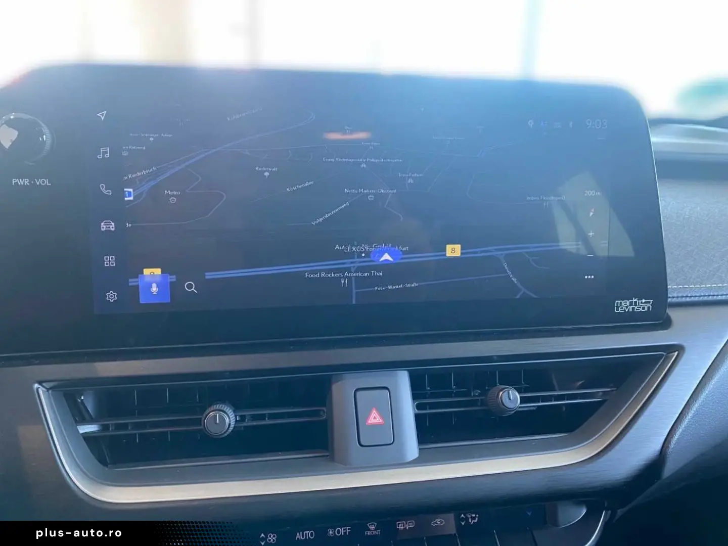 LEXUS UX 300e Entry   Luxury-Paket   HUD