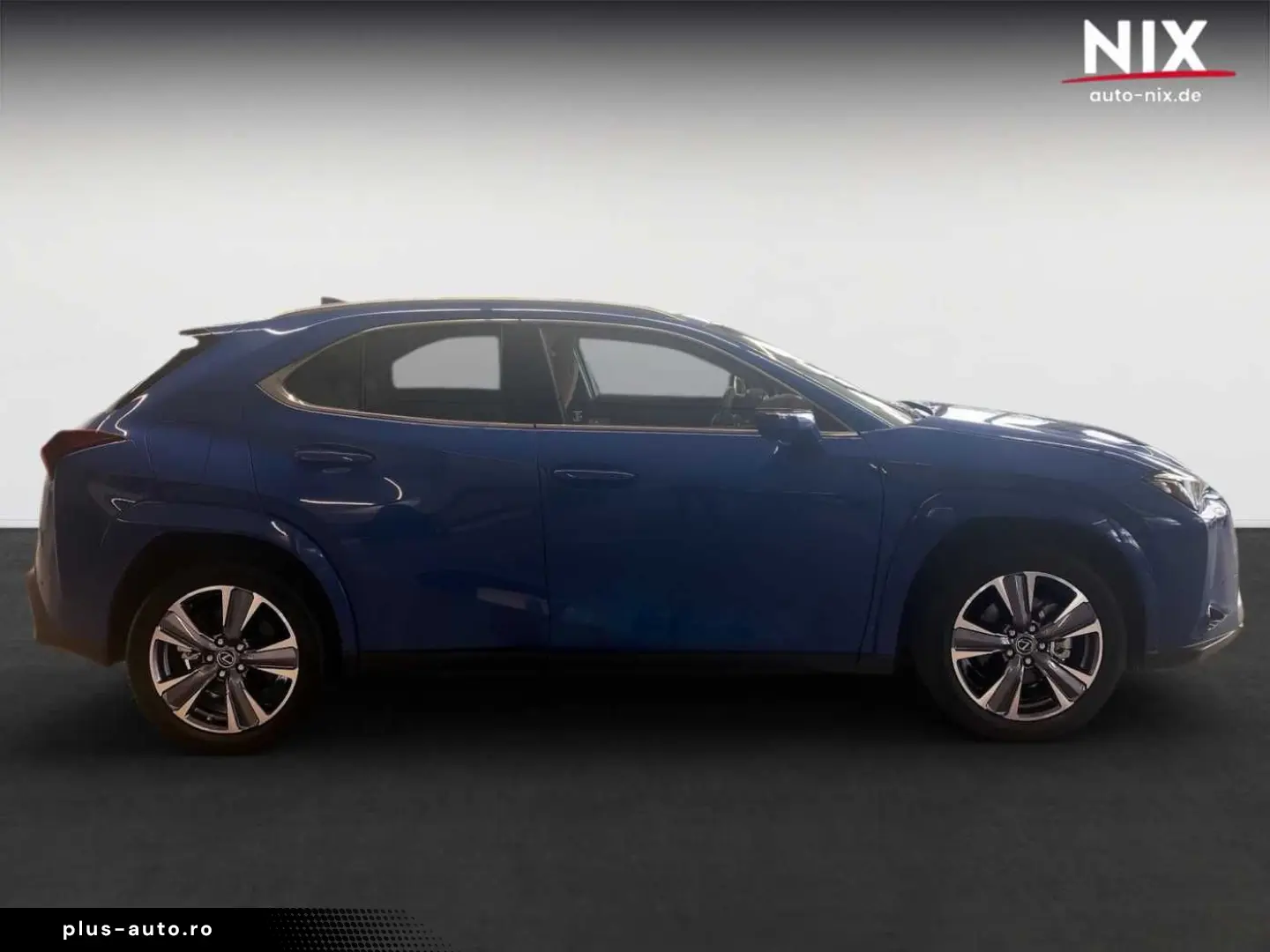 LEXUS UX 300e Entry   Luxury-Paket   HUD