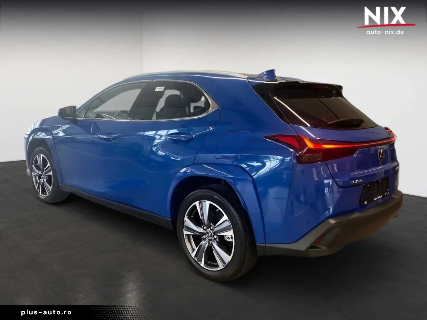 LEXUS UX 300e Entry   Luxury-Paket   HUD