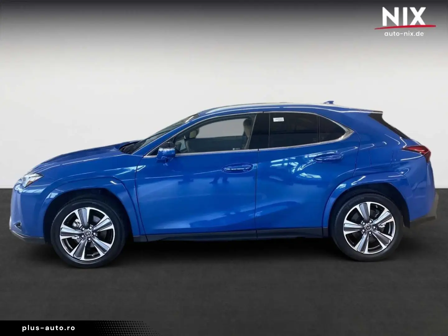 LEXUS UX 300e Entry   Luxury-Paket   HUD