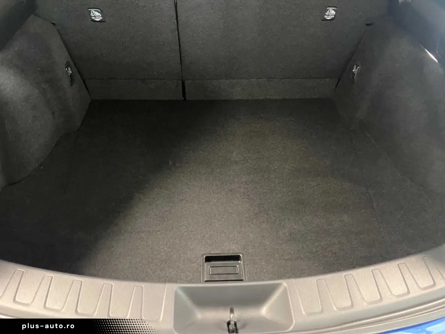 LEXUS UX 300e Entry   Luxury-Paket   HUD