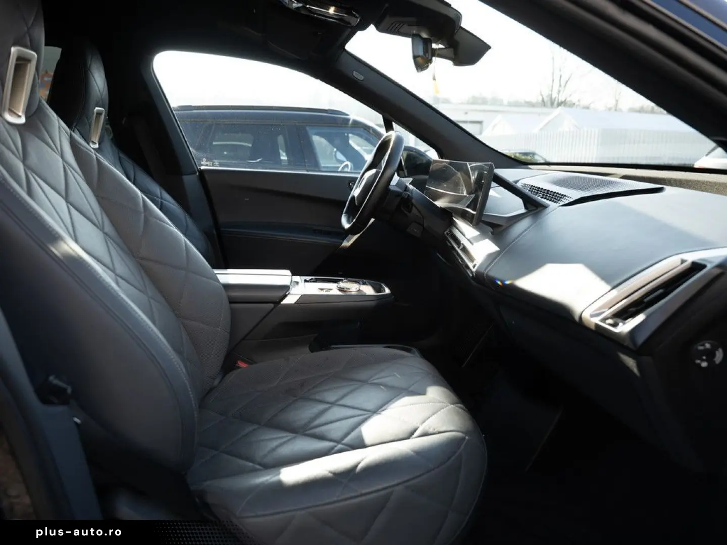 BMW iX xDrive 40 Sport PANO AHK HUD LASER LED ACC