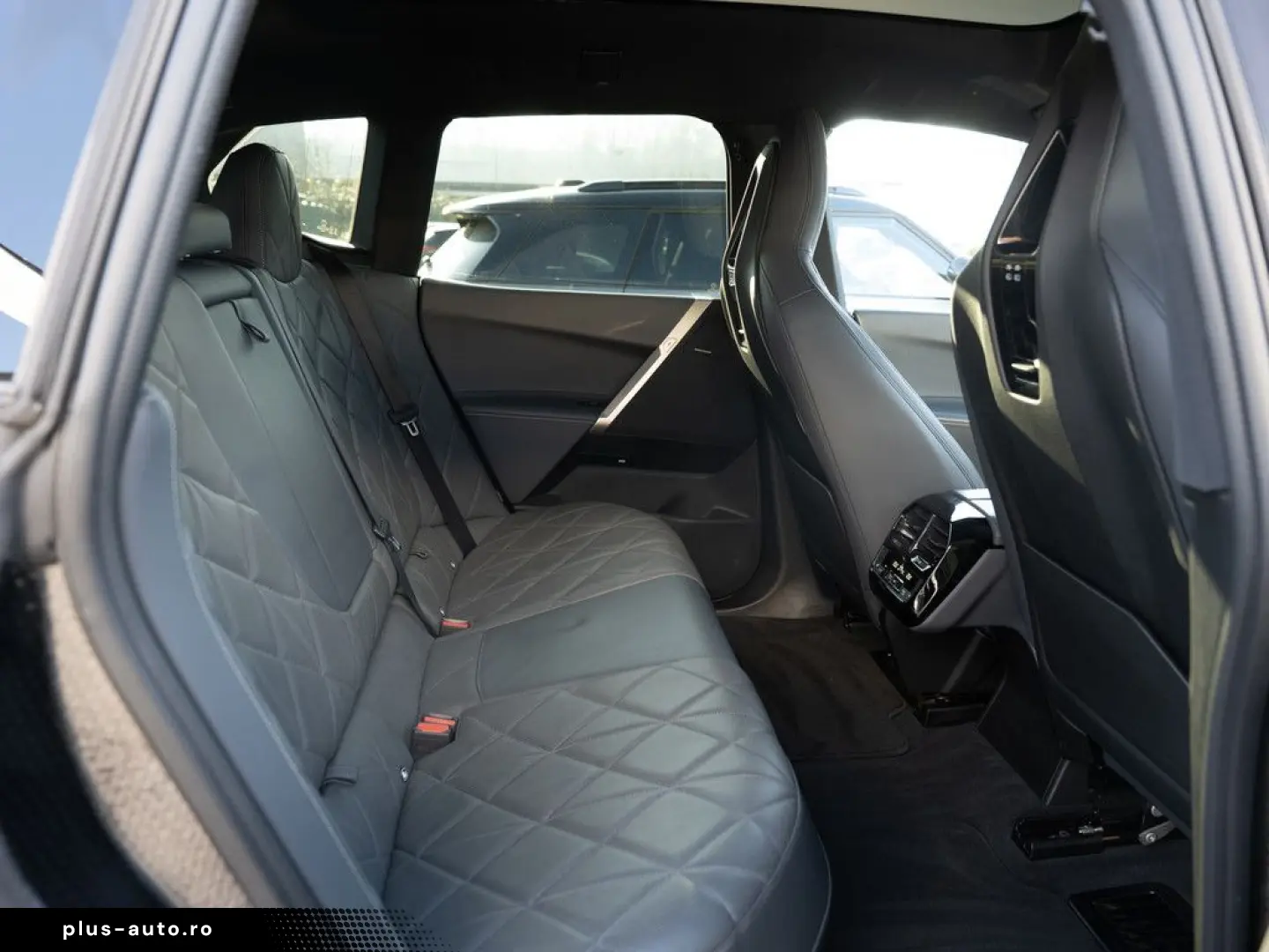 BMW iX xDrive 40 Sport PANO AHK HUD LASER LED ACC