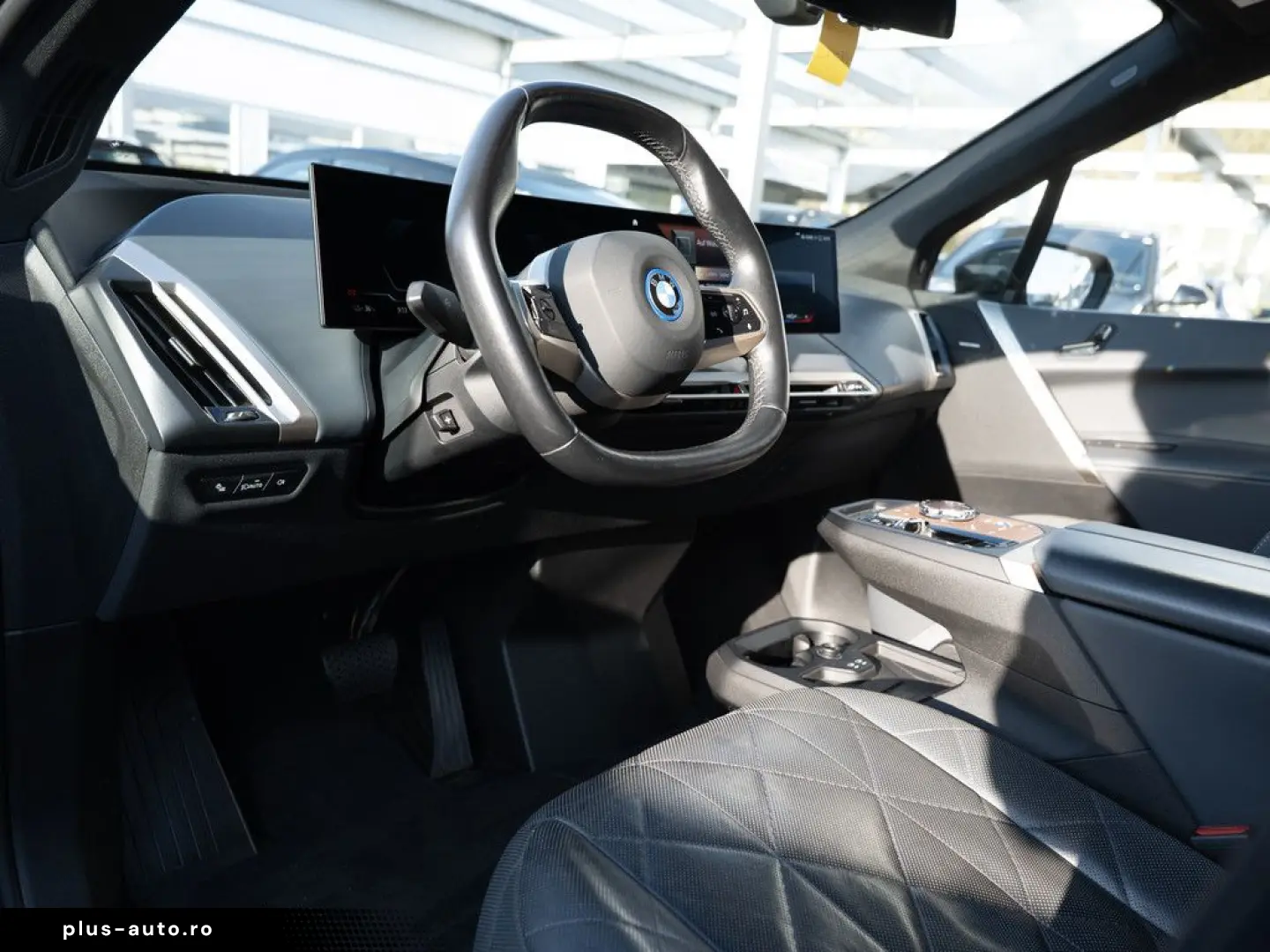 BMW iX xDrive 40 Sport PANO AHK HUD LASER LED ACC