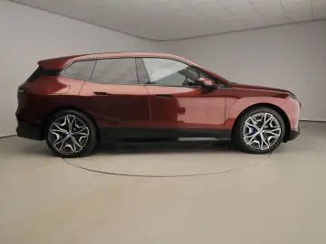 BMW iX xDrive40   Sportpaket   Laserlicht   navi   A