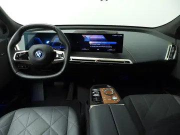 BMW iX xDrive40   Sportpaket   Laserlicht   navi   A