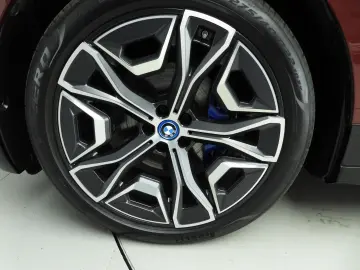 BMW iX xDrive40   Sportpaket   Laserlicht   navi   A