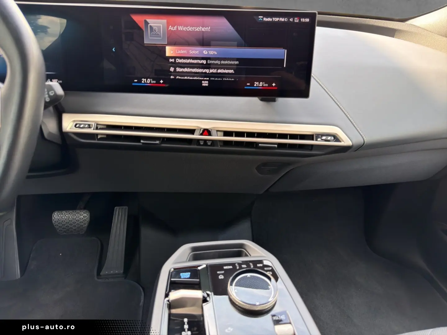 BMW iX xDrive40 Sportpaket Leder Amido SkyLounge 22
