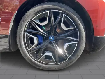 BMW iX xDrive40 HUD AHK Pano Memory Leder H K Sound